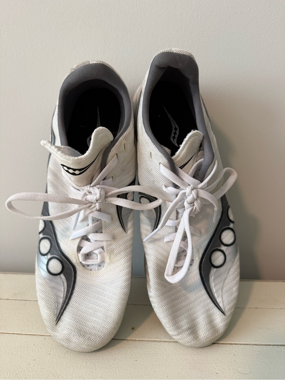 Saucony White Athletic Running Shoes with Black Accents